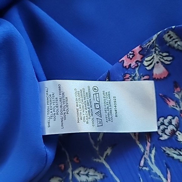 NWT LOFT Floral Ruffle Neck Puff Sleeve Top Cottagecore Blue, size M - Picture 9 of 10